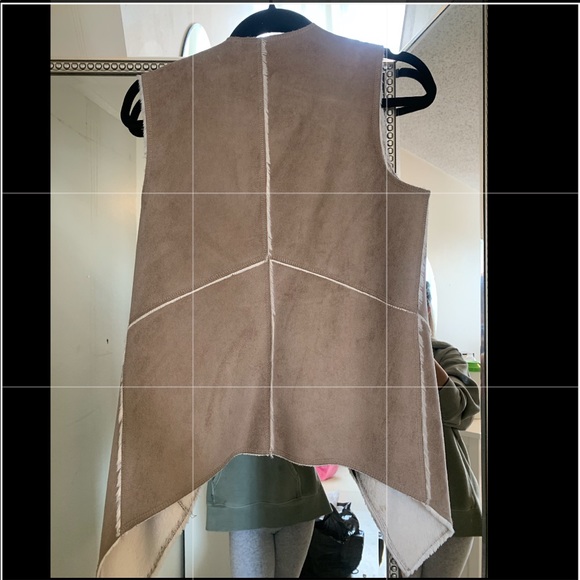 Guess faux fur and faux suede vest - Picture 2 of 3
